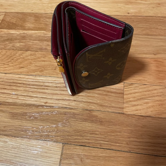 Authentic Louis Vuitton Ariane Compact Wallet in Monogram Fuchsia - Picture 10 of 12